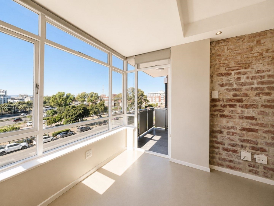 To Let 2 Bedroom Property for Rent in Green Point Western Cape